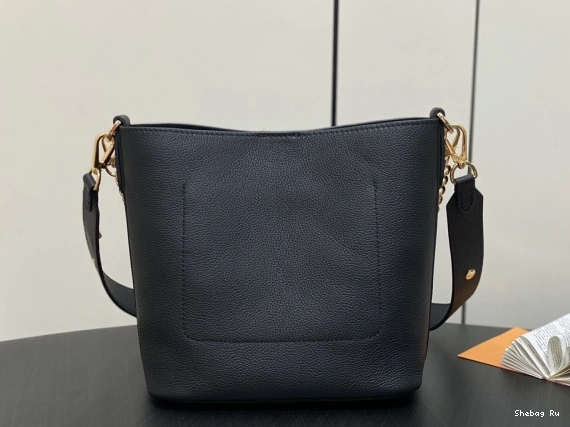 - 20.5 LOUIS 20 x VUITTON and Walk Lock x 12CM 0804